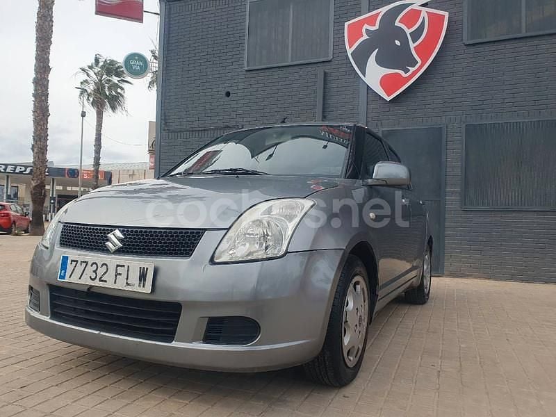 Usado Suzuki Swift GL 92 CV (67 kW) 2007 Gris / plata Utilitario