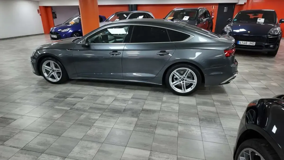 Usado Audi A5 Sportback S-Line 150 CV (110 kW) 2022 Gris Utilitario