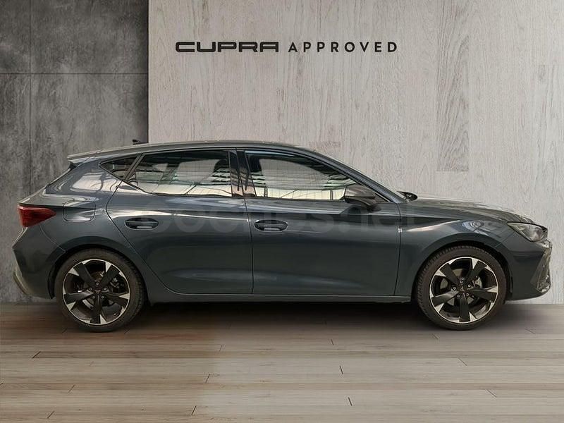 Usado Cupra Leon 150 CV (110 kW) 2025 Gris / plata Berlina