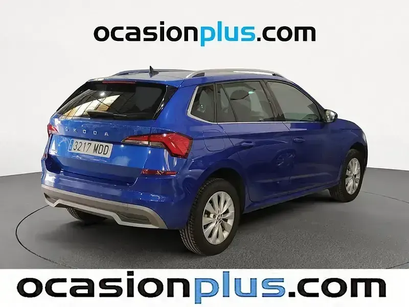 Usado Skoda Kamiq Ambition 110 CV (80 kW) 2022 Azul SUV