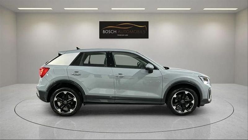 Usado Audi Q2 Advanced Plus 116 CV (85 kW) 2025 Gris / plata SUV