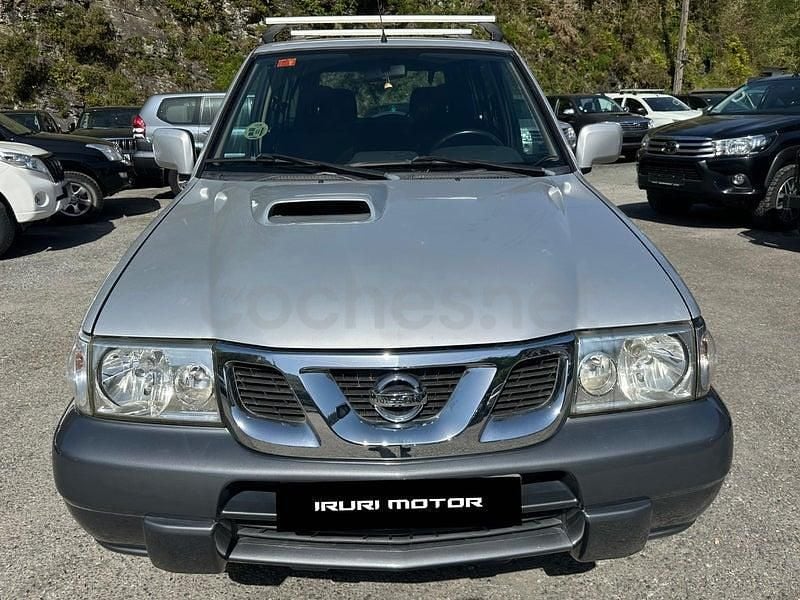 Usado Nissan Terrano 154 HP (113 kW) 2006 Cinzento SUV