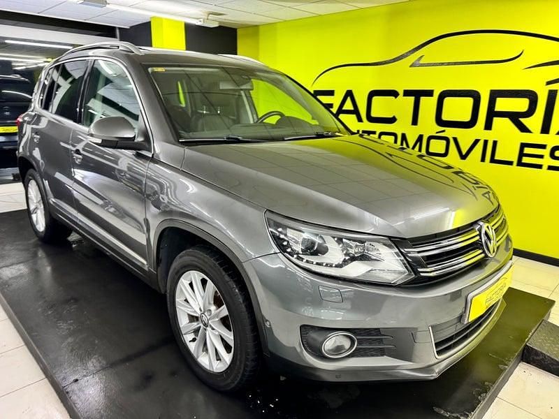Usado VW Tiguan 140 CV (102 kW) 2012 Gris / plata SUV