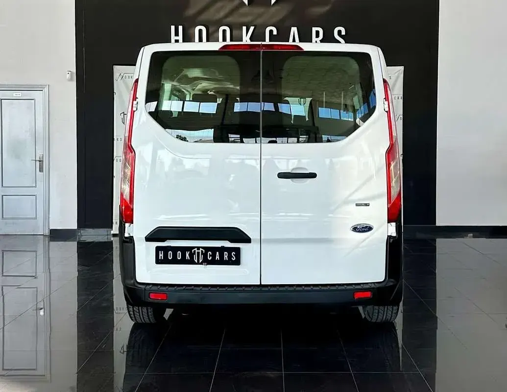 Usado Ford 300 Ambiente 101 CV (74 kW) 2019 Blanco Familiar