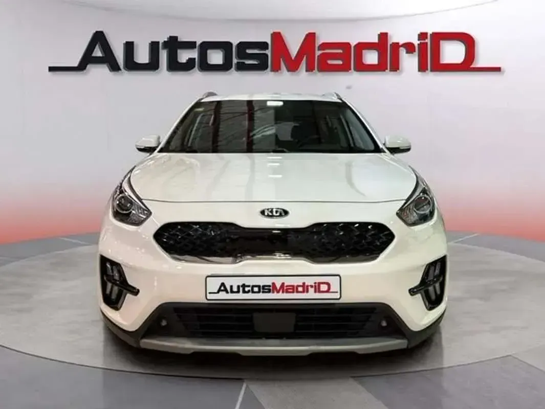 Begagnad Kia Niro 141 HK (103 kW) 2020 Vit SUV