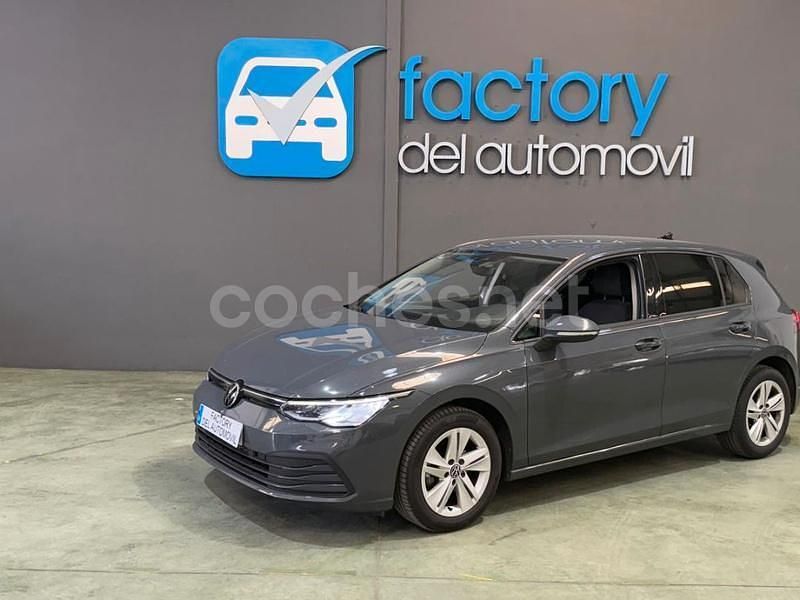 Gris / plata Usado 2021 VW Golf VIII Berlina | 18.200 € (Precio justo) - Imagen 1/4