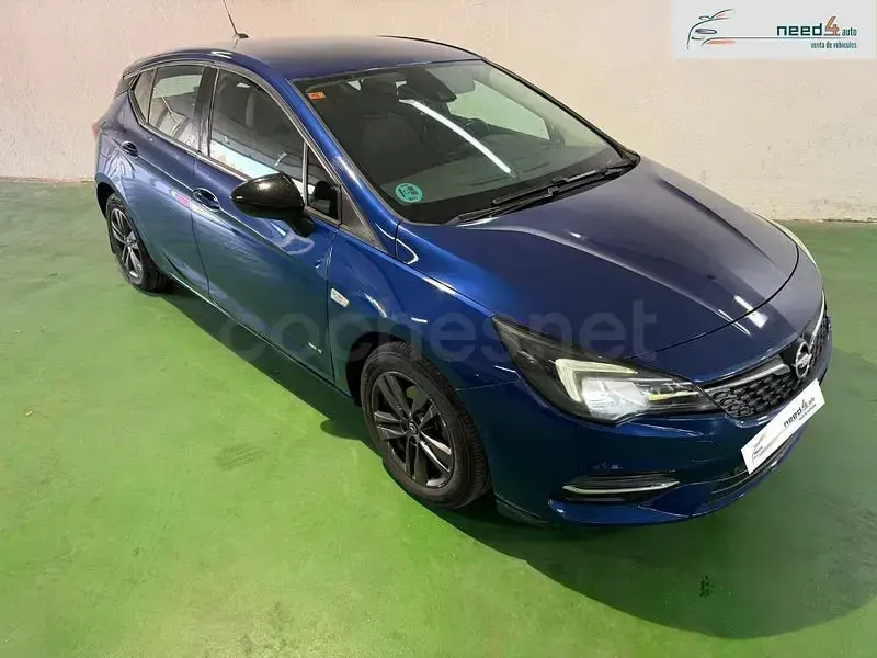 Usado Opel Astra Design & Tech 122 CV (89 kW) 2021 Azul Berlina