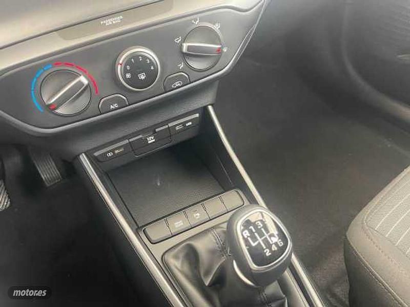 Usado Hyundai i20 99 CV (72 kW) 2023 Angrove green Utilitario