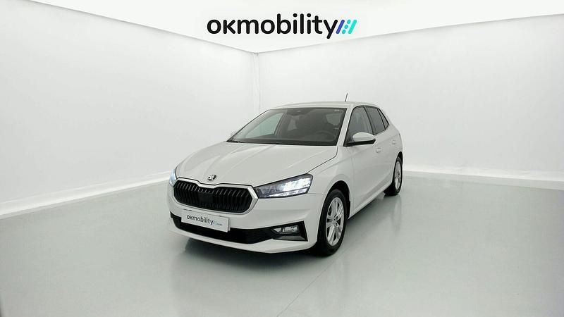 Blanco candy Usado 2024 Skoda Fabia Selection Utilitario | 13.400 € (Buen precio) - Imagen 1/4