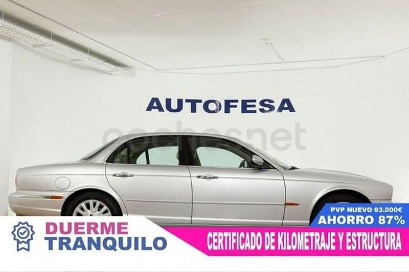 Usado Jaguar XJ8 298 CV (219 kW) 2003 Gris / plata Berlina