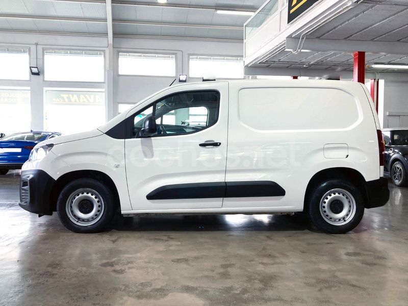 Usado Citroën Berlingo Live 102 CV (75 kW) 2020 Blanco Monovolumen