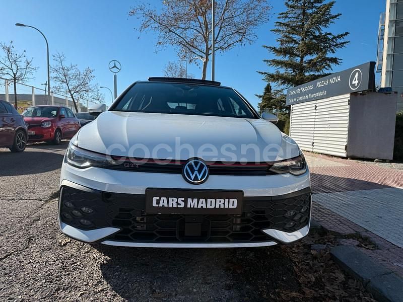 Blanco Usado 2024 VW Golf GTI Berlina | 39.900 € (Un poco caro) - Imagen 1/4