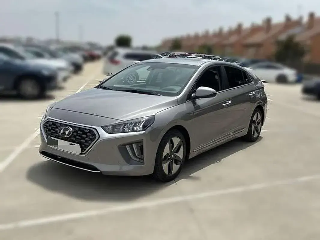 Usado Hyundai Ioniq Style 105 CV (77 kW) 2021 Gris Utilitario