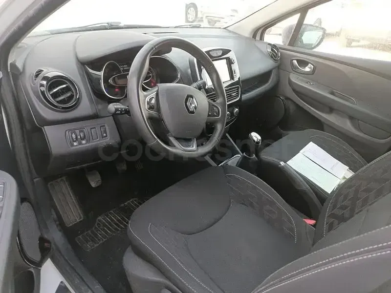 Usado Renault Clio LIMITED 90 CV (66 kW) 2018 Blanco Familiar