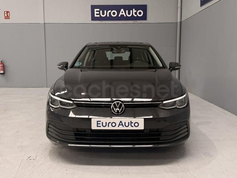 Usado VW Golf VIII Life 115 CV (84 kW) 2022 Gris / plata Berlina