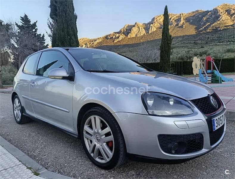 Usado VW Golf IV Advance 110 CV (80 kW) 2004 Gris / plata Berlina