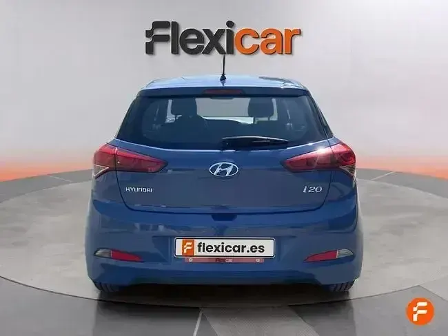 Usado Hyundai i20 100 CV (73 kW) 2018 Azul Berlina