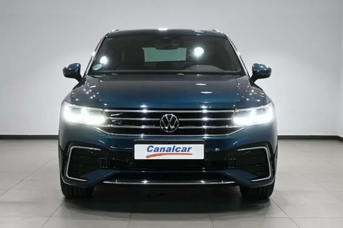 Usado VW Tiguan R-line 150 CV (110 kW) 2022 Azul SUV