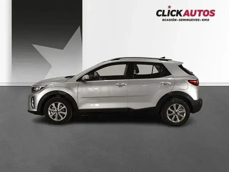 Usado Kia Stonic 79 CV (58 kW) 2025 Gris / plata SUV