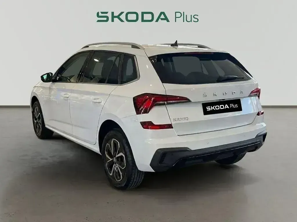 Usado Skoda Kamiq Selection 115 CV (84 kW) 2025 Blanco SUV