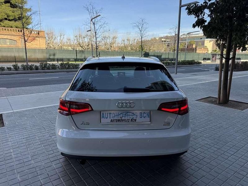 Usado Audi A3 Sportback Attraction 110 CV (80 kW) 2015 Blanco Utilitario