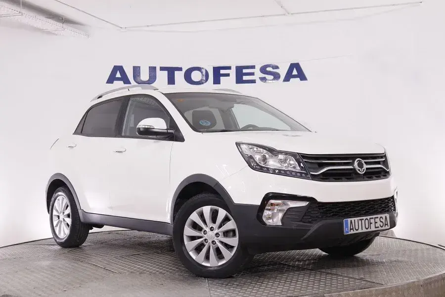 Usado SsangYong Korando 178 CV (130 kW) 2019 Blanco