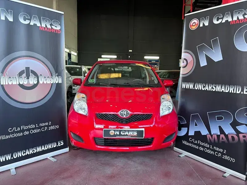 Usado Toyota Yaris Active 69 CV (50 kW) 2009 Rojo Utilitario
