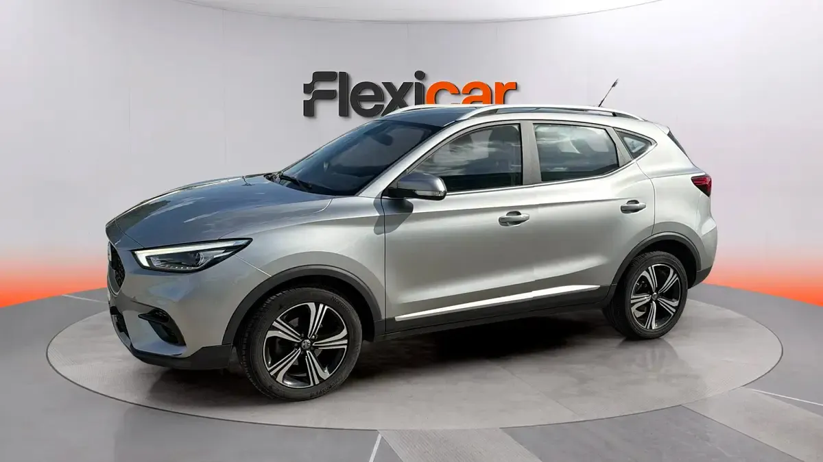 Begagnad MG ZS Comfort 106 HK (77 kW) 2023 Grå SUV