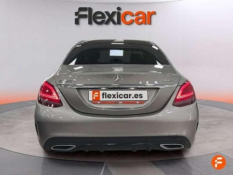 Usado Mercedes C220 194 CV (142 kW) 2021 Negro Berlina