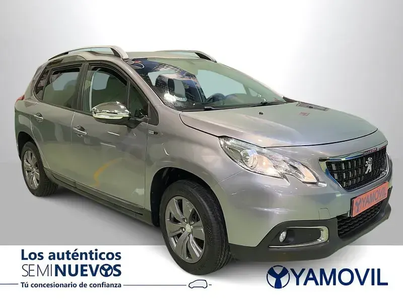 Usado Peugeot 2008 Style 110 CV (80 kW) 2017 Gris / plata SUV