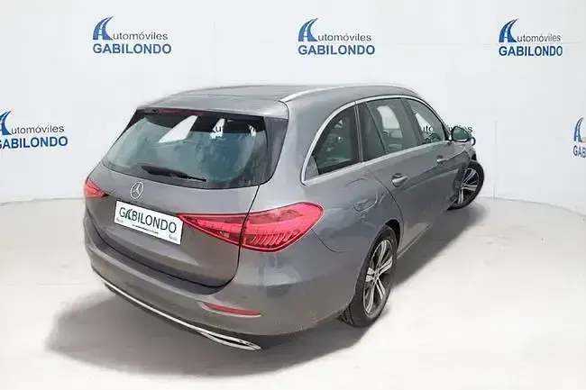 Usado Mercedes C200 204 CV (150 kW) 2022 Gris / plata Familiar