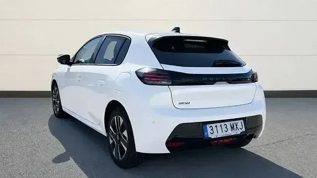 Usado Peugeot 208 Allure 100 CV (73 kW) 2024 Blanco Utilitario