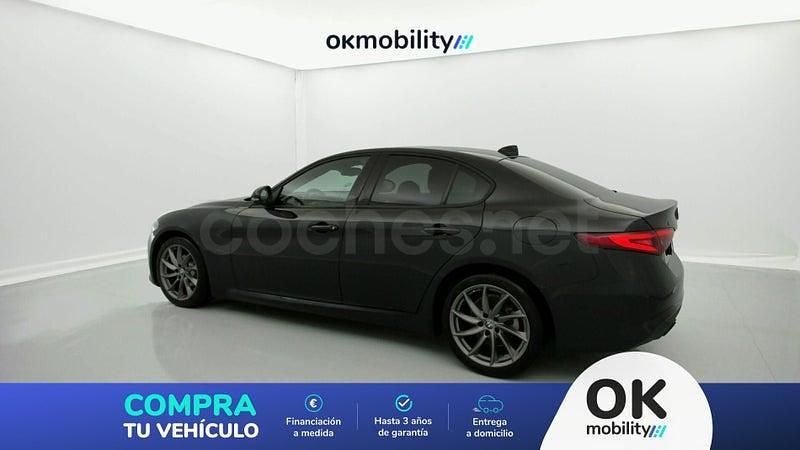 Usado Alfa Romeo Giulia Sprint 190 CV (139 kW) 2022 Negro Berlina