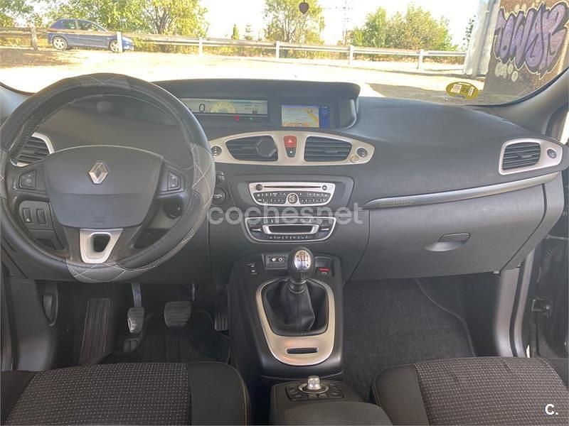 Gris / plata Usado 2009 Renault Scénic III Dynamique Monovolumen | 2700 € (Precio justo) - Imagen 1/4