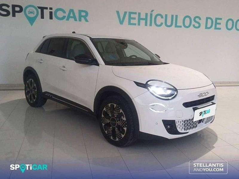 Usado Fiat 600 La Prima 101 CV (74 kW) 2024 Blanco SUV
