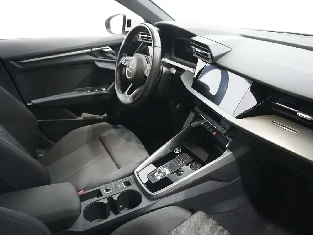 Usado Audi A3 S-Line 150 CV (110 kW) 2022 Blanco Berlina