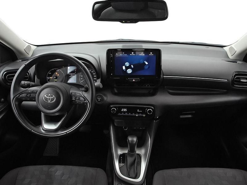 Usado Toyota Yaris Hybrid Active 116 CV (85 kW) 2024 Azul Berlina