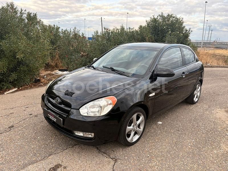 Usado Hyundai Accent 110 CV (80 kW) 2006 Negro Berlina