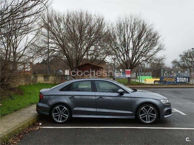 Gris / plata Usado 2016 Audi A3 Sportback S-Line Berlina | 20.500 € (Precio justo) - Imagen 1/3