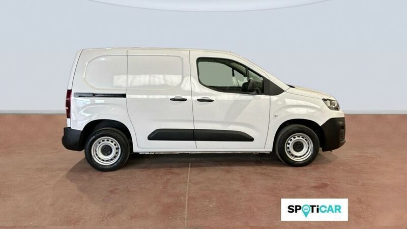 Usado Citroën Berlingo 102 CV (75 kW) 2023 Blanco Monovolumen
