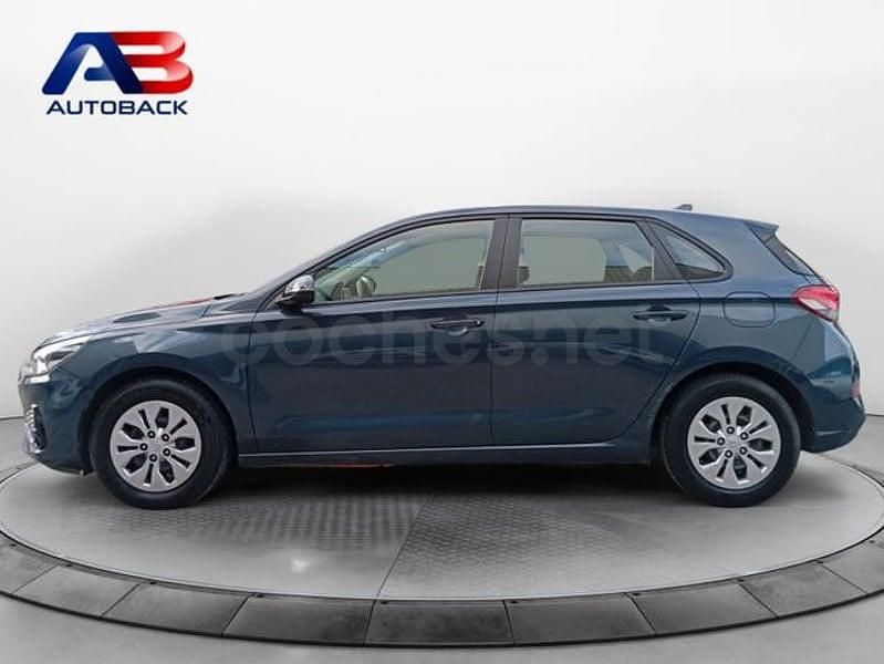 Usado Hyundai i30 120 CV (88 kW) 2022 Gris Berlina