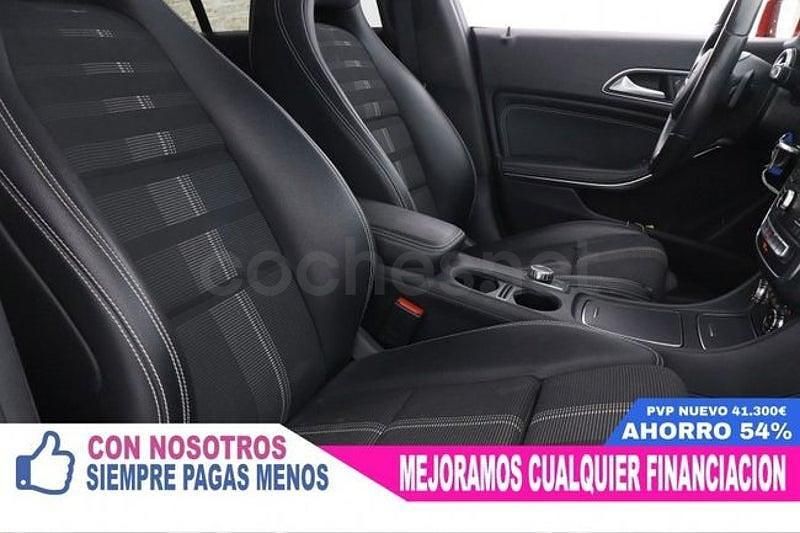 Usado Mercedes CLA200 Shooting Brake 136 CV (100 kW) 2018 Rojo Familiar