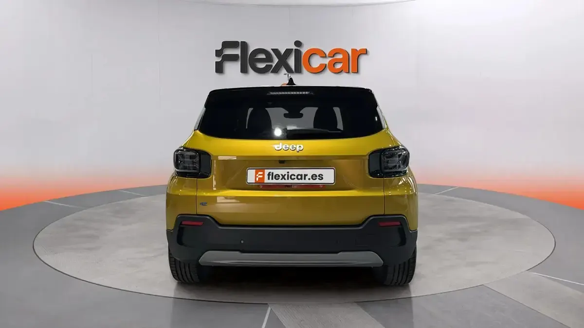 Usado Jeep Avenger EV 114 kW (156 CV) 2023 Amarillo SUV