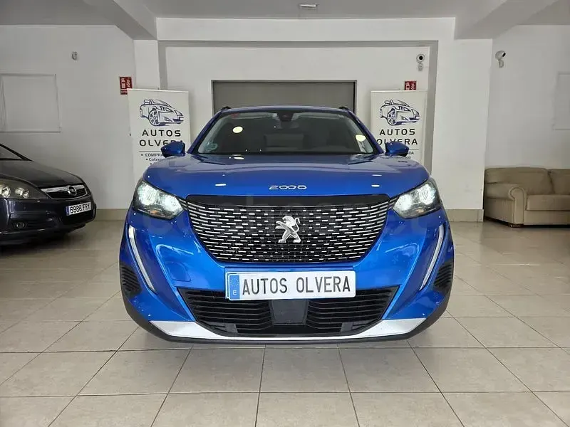 Usado Peugeot 2008 Allure 130 CV (95 kW) 2021 Azul SUV