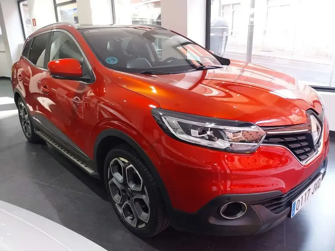 Usado Renault Kadjar Zen 131 CV (96 kW) 2016 Rojo SUV