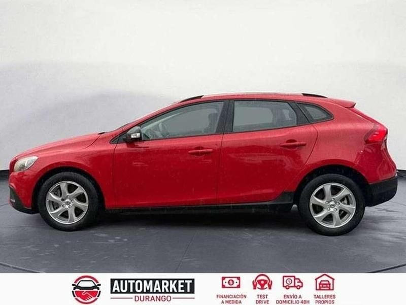 Begagnad Volvo V40 CC 120 HK (88 kW) 2017 Röd Kombi