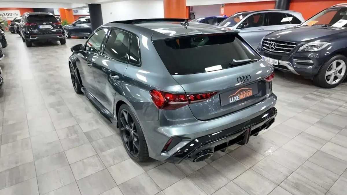 Nuevo Audi RS3 Sportback 400 CV (294 kW) 2026 Gris Utilitario