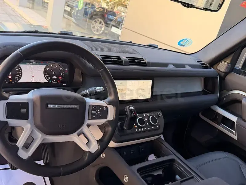 Usado Land Rover Defender SE 400 CV (294 kW) 2021 Verde SUV