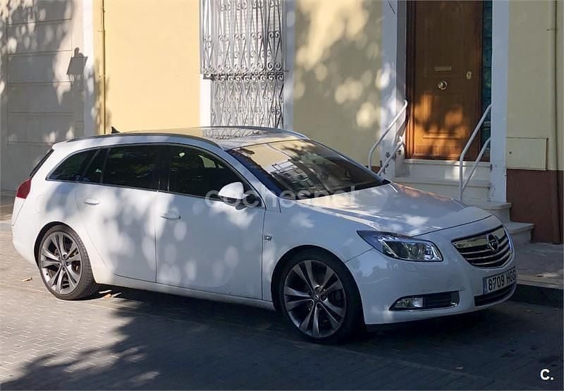 Usado Opel Insignia Edition 160 CV (117 kW) 2011 Blanco Familiar