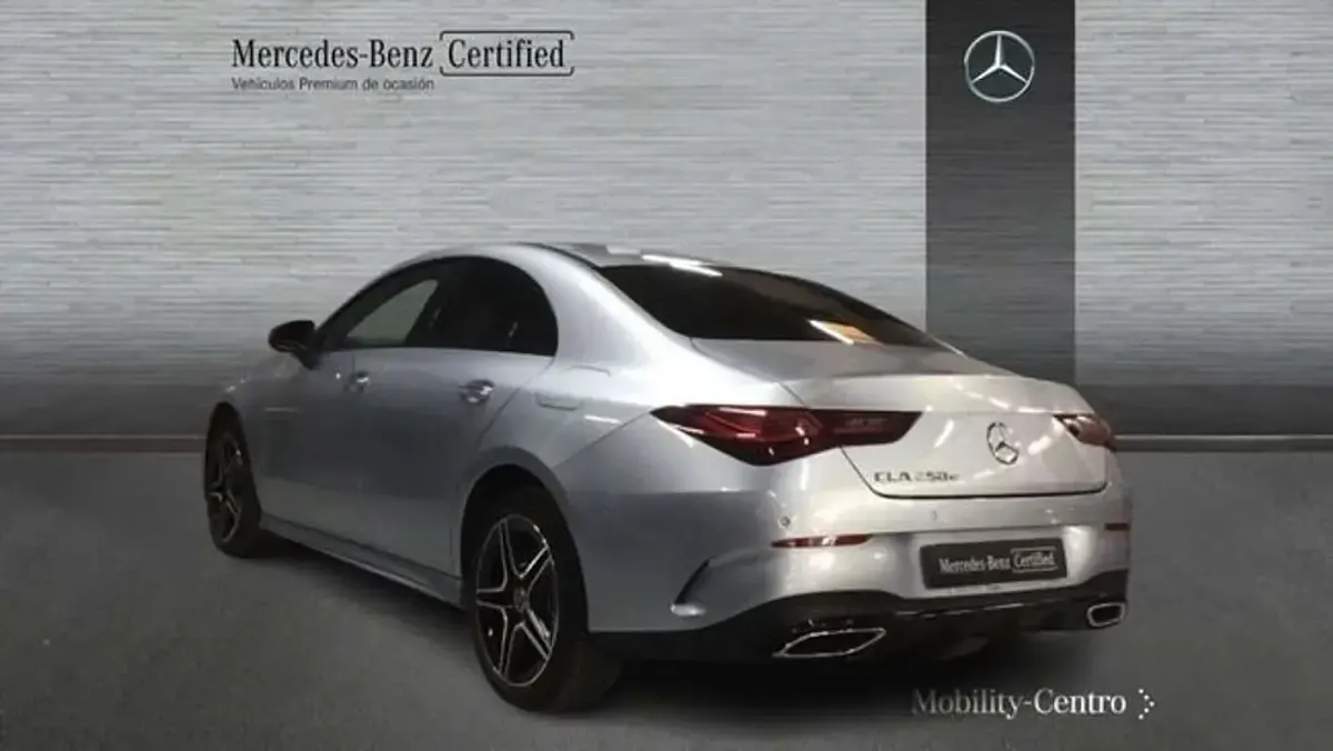 Usado Mercedes CLA250e 218 CV (160 kW) 2024 Plateado Coupe